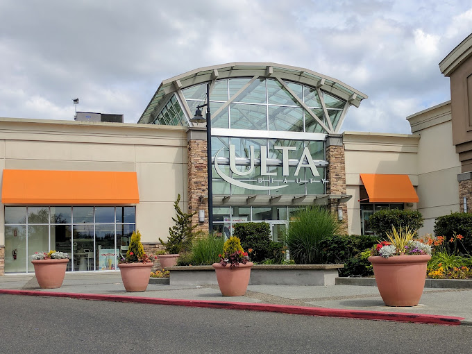 UC Funds provided a bridge loan for a 500,000 square foot regional mall in Everett, Washington. The UC Funds loan is for repositioning an redevelopment of the mall adaptive reuse in commercial real estate, 2018. The loan was paid off in the summer of 2023.